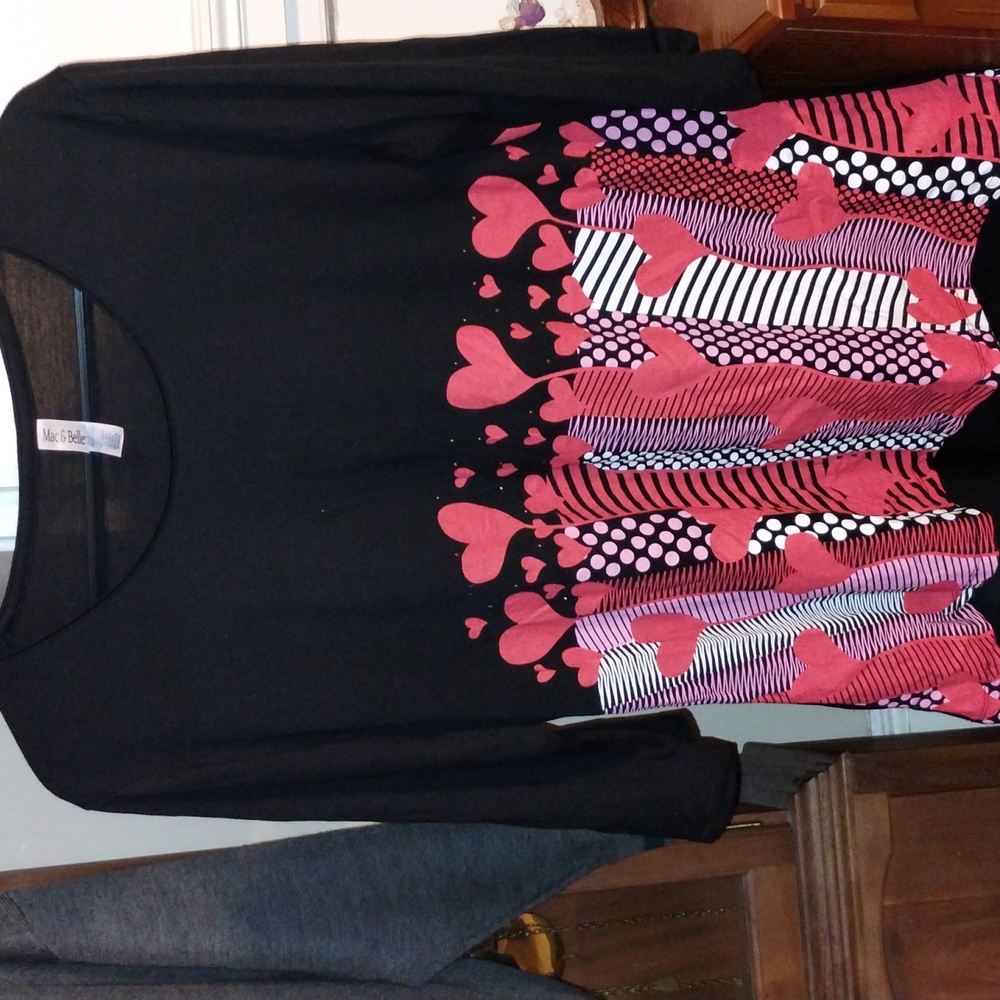 Mac & Belle Hearts Print top